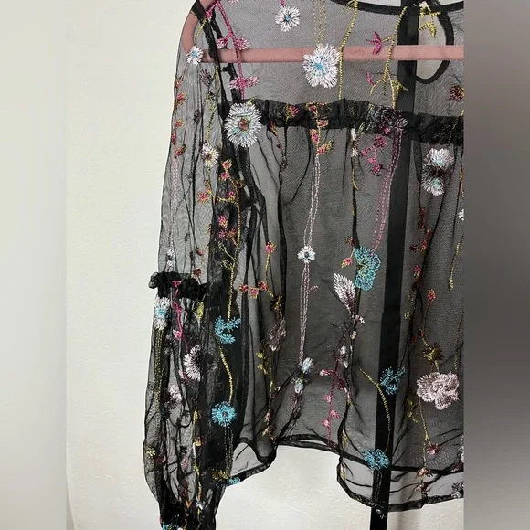 A New Day Floral Embroidered See-Though Long Sleeve Top Size Small - Picture 3 of 4